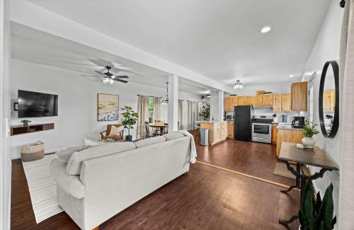 Hammondsport House | Keuka Lake View Firepit Wineries Nearby