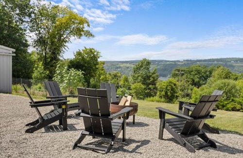Hammondsport House | Keuka Lake View Firepit Wineries Nearby
