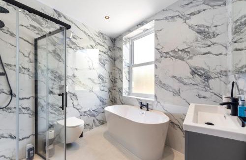 North Richmond Apartment | Kew Garden Suite 2BR Sleeps 9 Near Central London