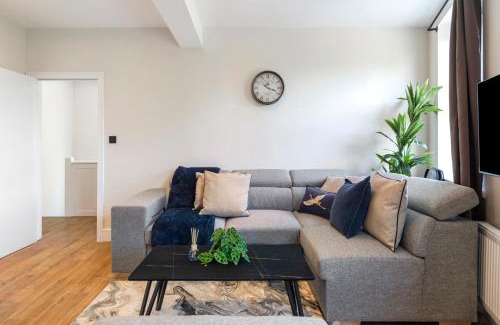 North Richmond Apartment | Kew View Suite 2BR Sleeps 9, Walk to Tube & Sights