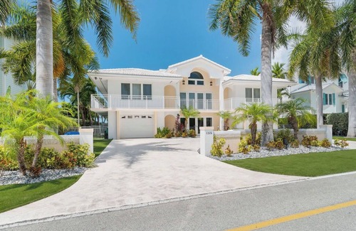 Coury House | Key Colony Beach Open Water Serenity