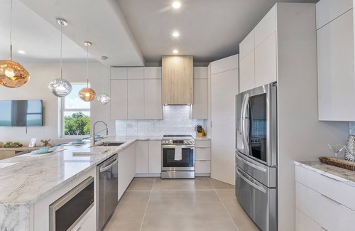 Monroe County House | Key Largo luxurious coastal Retreat endless views Pets OK