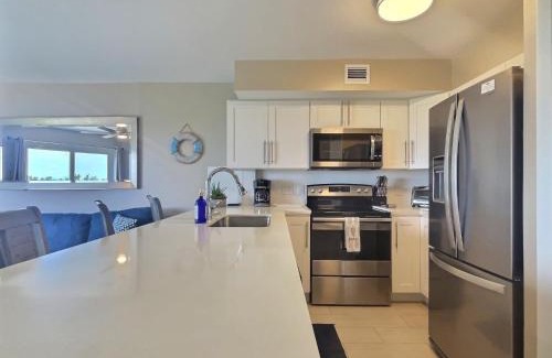 Tavernier House | Key Largo Sunrise Resort Style Ocean Pointe 5315