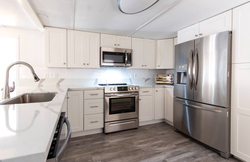 Sexton Cove Estates House | Key Largo updated Mobile Home 3bed 1.5bath 60ft on canal with boat lift