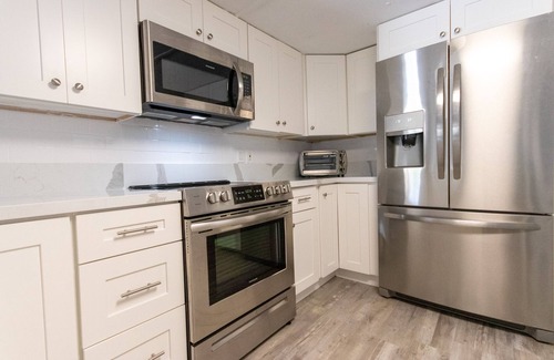 Sexton Cove Estates House | Key Largo updated Mobile Home 3bed 1.5bath 60ft on canal with boat lift