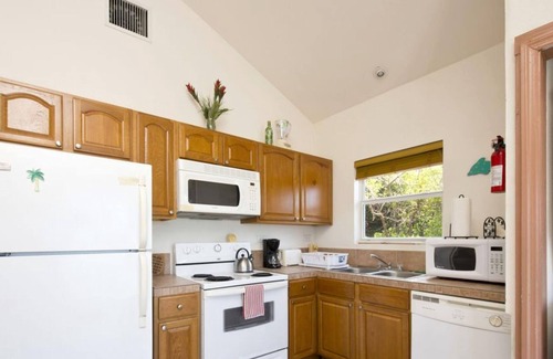 Rainbow Bay House | Key Lime Cottage by Eleuthera Vacation Rentals
