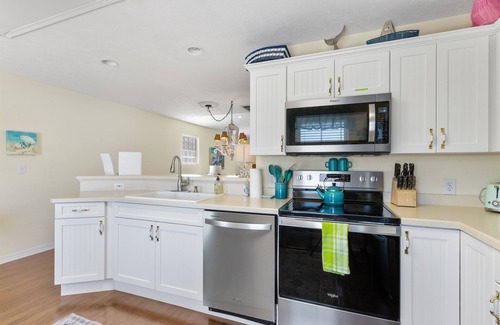 Cedar Key House | Key Lime Cottage! Golf Cart Inc. Summer Special!