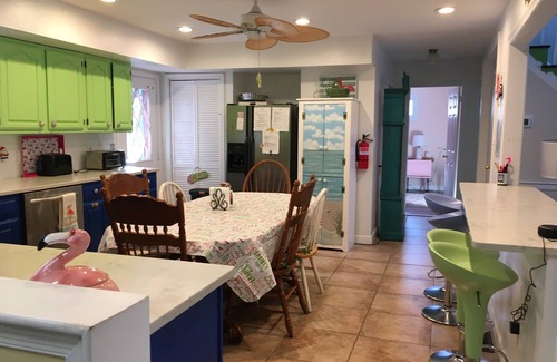 Villas House | Key West in Cape May: Hot tub open year round! Dog friendly!