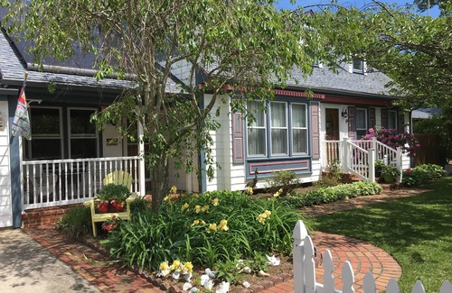 Villas House | Key West in Cape May: Hot tub open year round! Dog friendly!