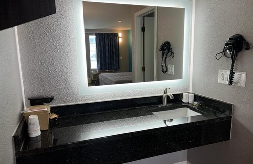 Florence Hotel | Key West Inn - Tuscumbia