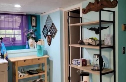 West Mystic House | Key West inspired 1BR/1BA walking distance to historic downtown Mystic