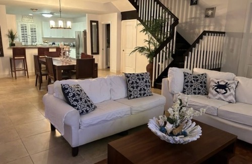 Alice Town House | Key West Style Beach Front House 3bed/3bath-60Ft Dock slip Mega Marina-Extra Fee