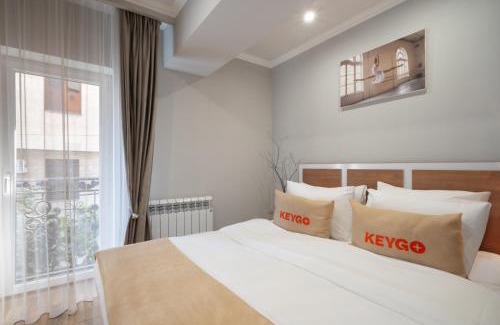 Arzakan Apartment | KeyGo Studio #0183 next to the Cascade