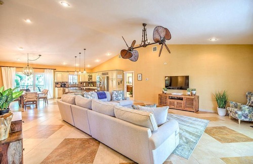 Coury House | Keys Paradise on Coury Drive Key Colony Beach. Vacation in resort style