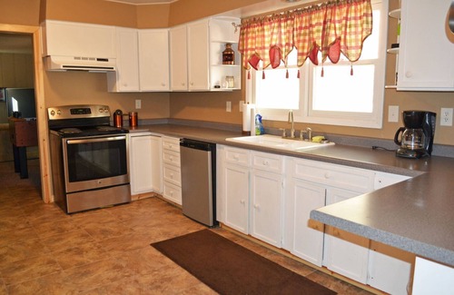 Keystone House | Keystone Crossing | 3 Bed, 2 Bath