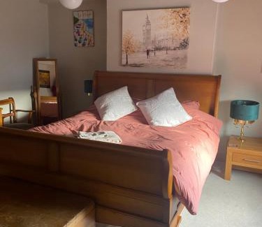 Dalston Apartment | Kezbah 1, 22 the square centre of Dalston village