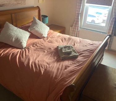 Dalston Apartment | Kezbah 1, 22 the square centre of Dalston village
