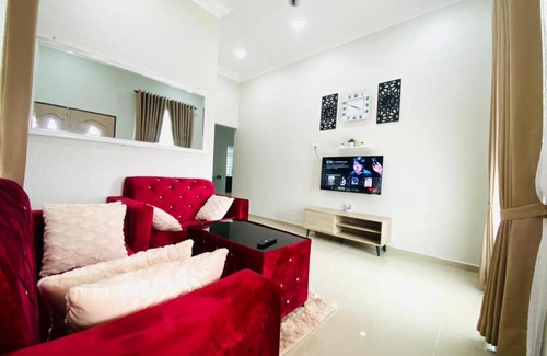 Kampung Telaga Batin House | KH HOMESTAY