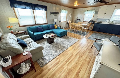 Sea Retreat House | KH4300- Just 50 Feet to The Beach! 3 Bedrooms and Community Pool.