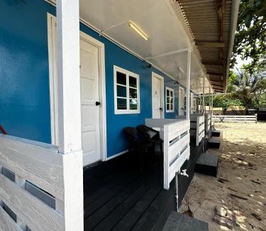 Pulau Perhentian Kecil Hotel | Khafi Chalet - Long Beach