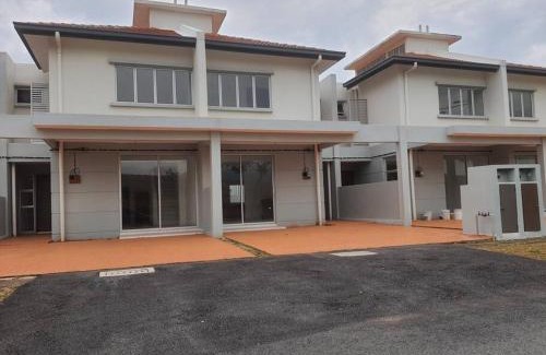 Alor Gajah House | Khaleesi Afamosa Residency Homestay
