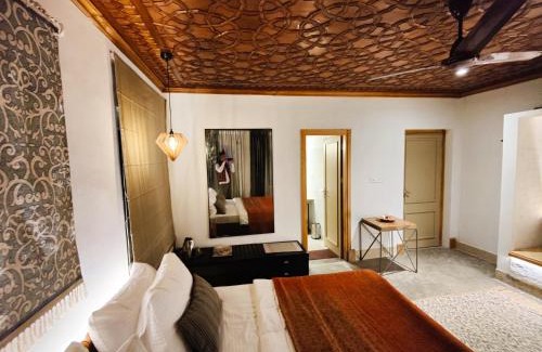 Srinagar House | Khanda Kothi