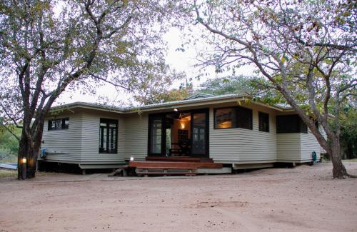 Hluhluwe Cabin | Khangela Private Game Lodge - Self Catering - Bedrooms are 3 Separate Chalets - Hluhluwe