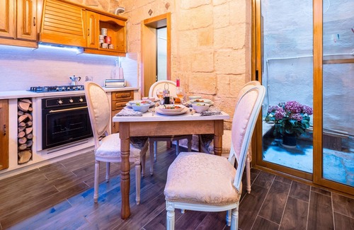 Birgu House | Kharmen - Birgu AD 1565 House of Character with views of the Sea and Valletta