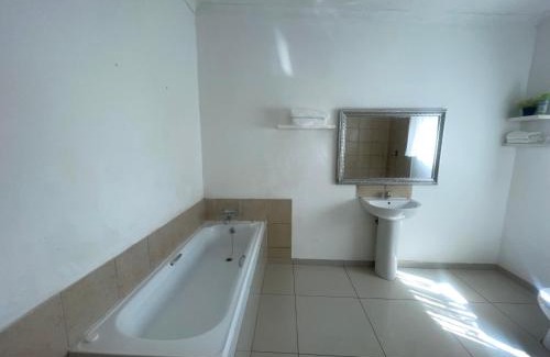 Muckleneuk House | Khaya Mnandi Leisure Suites