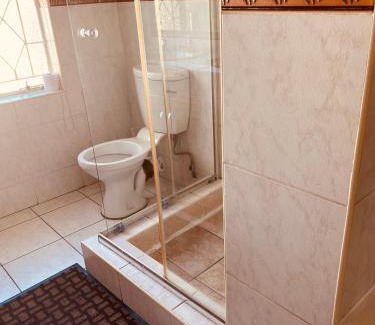 Ekurhuleni House | khayelihle guest house