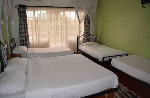 Ngara Bed & Breakfast | Khweza Bed & Breakfast