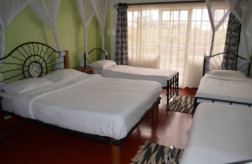 Ngara Bed & Breakfast | Khweza Bed & Breakfast