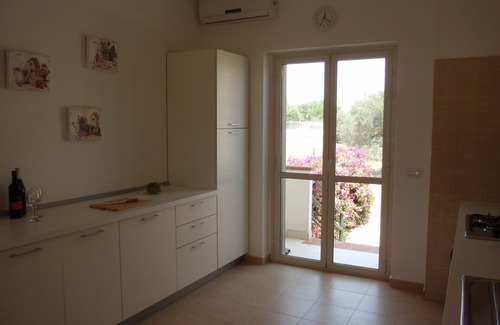 Isca Marina House | Kia Caterina - Spacious 10 bed town house 250 metres from the beach