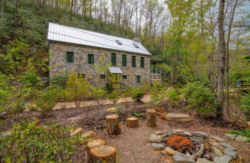 Old Fort House | Kibbin Private, Luxury Stone Cottage by Creek