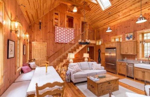 Old Fort House | Kibbin Private, Luxury Stone Cottage by Creek