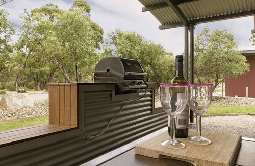 Lake Crackenback Apartment | Kickenback Studio - Gym l Indoor Pool l Tennis l Air-Con l WiFi l BBQ