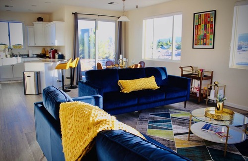 Cottonwood House | Kickin' It on Kindra! Modern 3 Bedroom New Build!