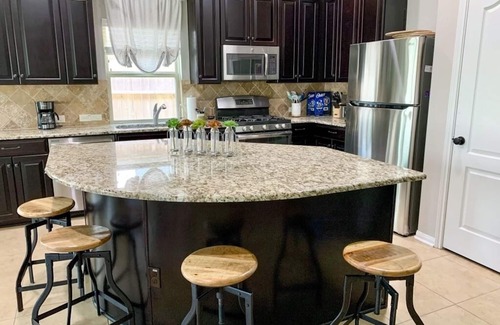 College Park House | Kid-Friendly Beautiful Home in Conroe/The Woodlands