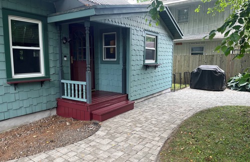 Rome Cottage | Kid-Friendly Cottage near Lake Delta