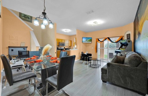 Davenport House | Kid Friendly, Home Theatre, Pool, Lazy River, Close to Disney