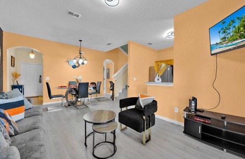 Davenport House | Kid Friendly, Home Theatre, Pool, Lazy River, Close to Disney