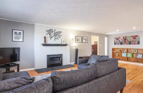 Hampden House | Kid-friendly house w/ hot tub, large yard, near parks and trails!