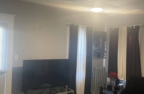 Springfield Apartment | Kid friendly neighborhood! Everyone is welcomed in this cozy apartment home!
