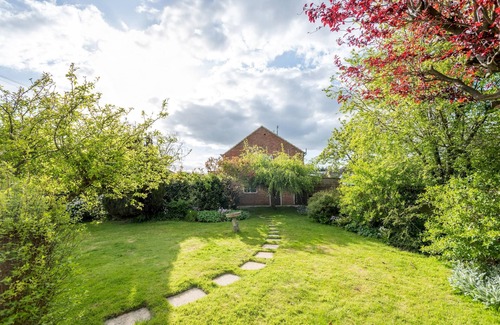 Kidlington House | Kidlington 3 BR House & parking & large garden