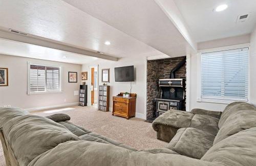 Dingle House | Kids Love Our Home-10 miles Bear Lake North Beach