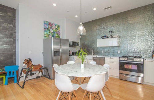 San Diego House | Kids paradise, FENCED JACUZZI/POOL,AC,strollers, cribs TOYS⭐️ONLY FAMILY