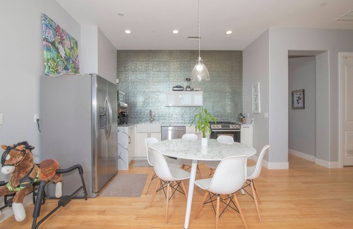 San Diego House | Kids paradise, FENCED JACUZZI/POOL,AC,strollers, cribs TOYS⭐️ONLY FAMILY