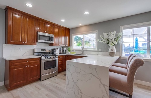 Clairemont House | Kids paradise, FENCED HEATED POOL⭐️TOYS SPAJacuzzi SPLASH PAD plus cebtral AC