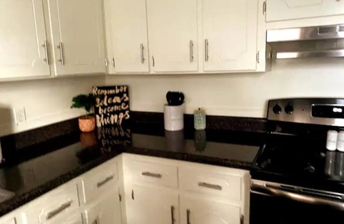 Shannon House | Kids & Pets Love this 3brm Townhome near Moss Rock