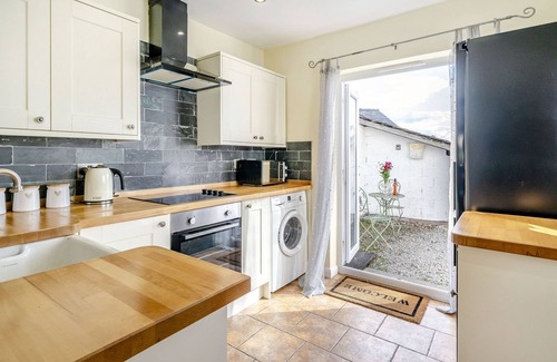Shap House | KIDSTY COTTAGE, pet friendly, character holiday cottage in Shap